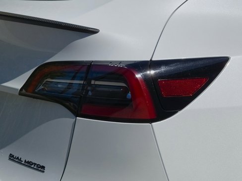 Used 2022 Tesla Model Y Performance image 7