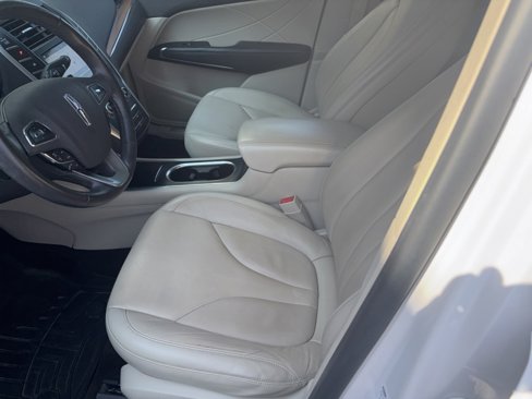 Used 2019 Lincoln MKC Select w/ Select Plus Package image 4