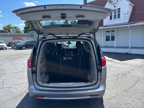 Used 2017 Chrysler Pacifica LX image 23