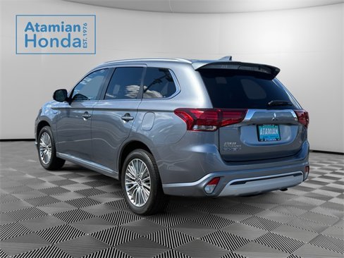 Used 2022 Mitsubishi Outlander LE image 3
