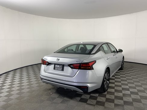 Used 2021 Nissan Altima 2.5 SV image 3