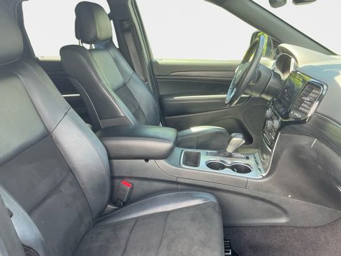 Used 2019 Jeep Grand Cherokee Altitude image 16