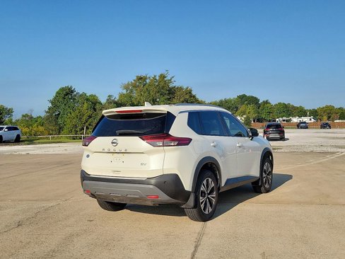 Used 2021 Nissan Rogue SV w/ Premium Package image 5