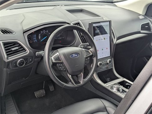 Used 2024 Ford Edge SEL image 2