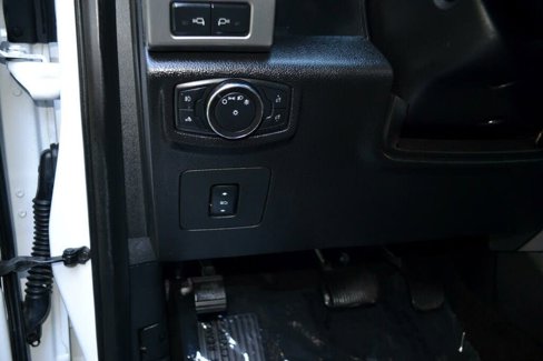 Used 2015 Ford F150 Platinum w/ Equipment Group 701A Luxury image 20