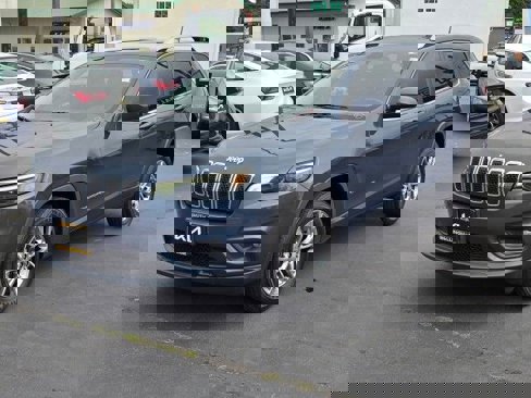 Used 2020 Jeep Cherokee Latitude Plus w/ Comfort/Convenience Group image 7