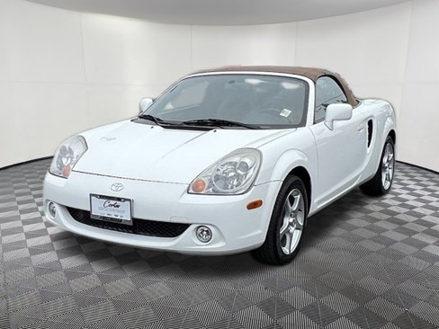Used 2004 Toyota MR2 image 3