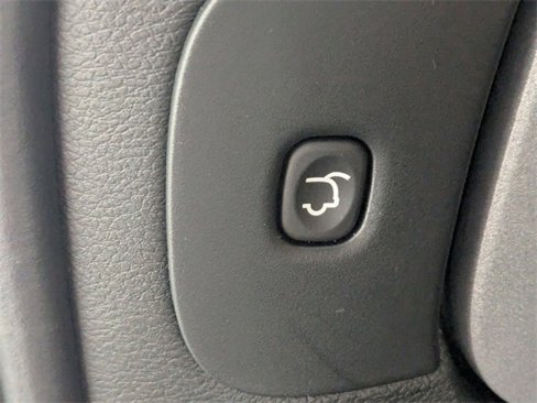 Used 2018 Jeep Cherokee Trailhawk w/ Comfort/Convenience Group image 30