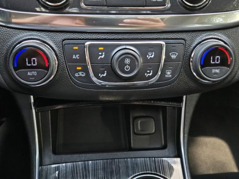 Used 2016 Chevrolet Impala LT image 24