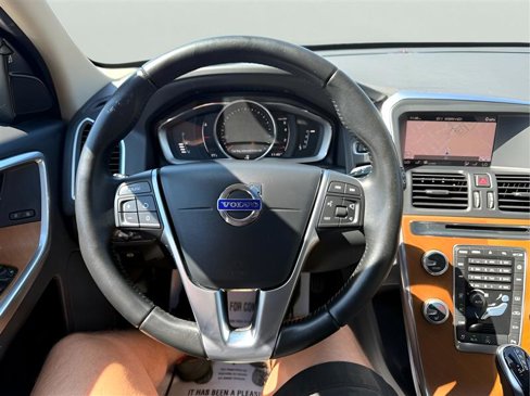 Used 2017 Volvo XC60 T5 Inscription w/ Preferred Option Package image 15