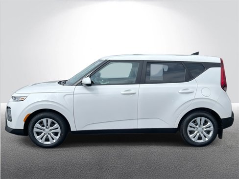 Used 2022 Kia Soul LX image 3