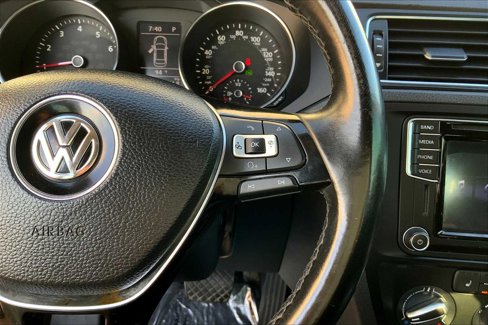 Used 2017 Volkswagen Jetta SE image 23