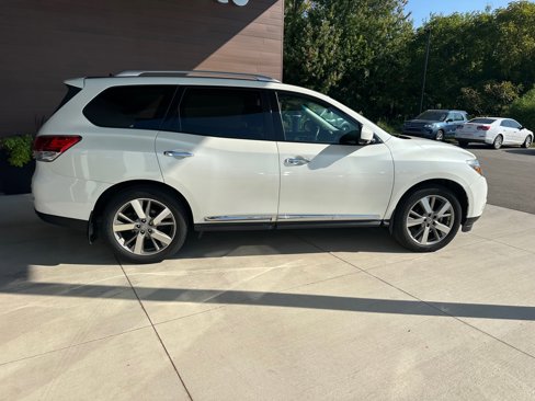 Used 2015 Nissan Pathfinder Platinum w/ Cargo Package image 8