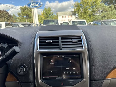 Used 2012 Lincoln MKX AWD image 27