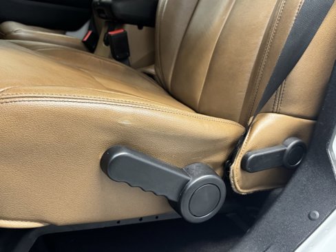 Used 2018 Jeep Wrangler Unlimited Sahara image 14
