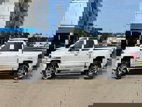 Used 2016 Chevrolet Silverado 1500 High Country w/ High Country Premium Package image 1