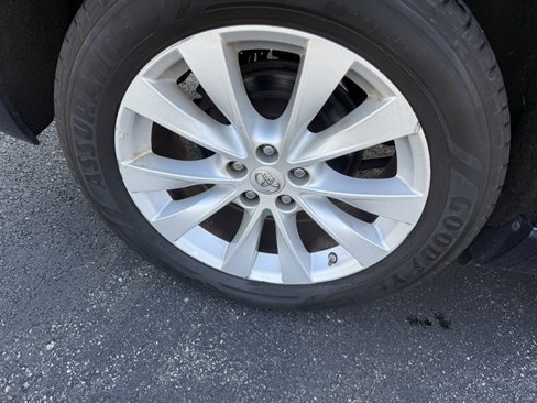 Used 2015 Toyota Venza LE image 7