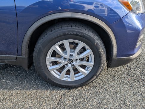Used 2017 Nissan Rogue SV w/ SV Premium Package image 9