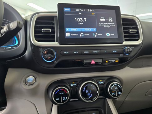 New 2025 Hyundai Venue SEL image 18