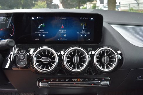 Used 2022 Mercedes-Benz GLA 250 4MATIC image 19