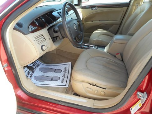 Used 2011 Buick Lucerne CXL image 8