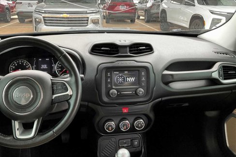 Used 2017 Jeep Renegade Latitude image 7