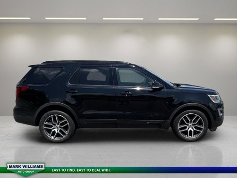 Used 2017 Ford Explorer Sport image 2