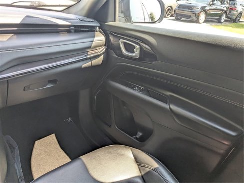 Used 2022 Jeep Compass Altitude image 16