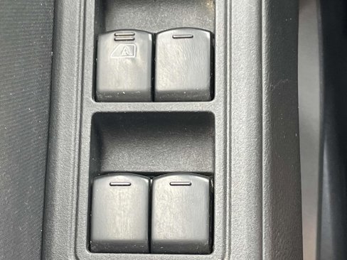 Used 2022 Nissan Frontier SV image 26