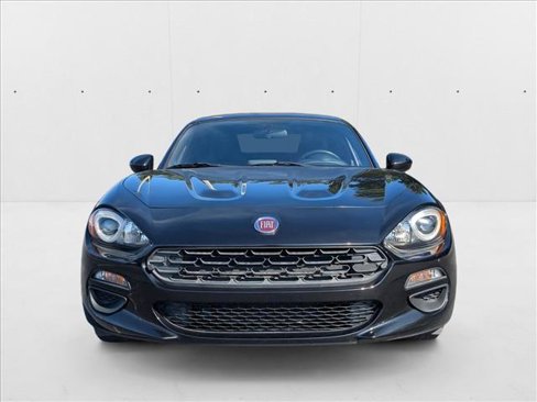 Used 2017 FIAT 124 Spider Classica image 2