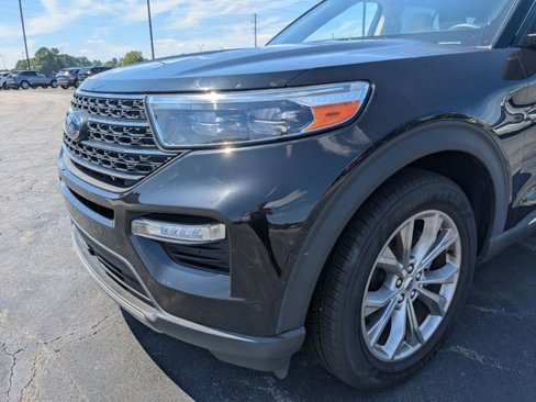 Certified 2022 Ford Explorer XLT w/ Equipment Group 202A image 5