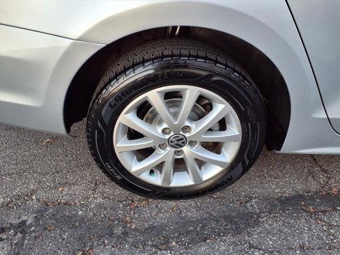 Used 2015 Volkswagen Jetta SE image 32