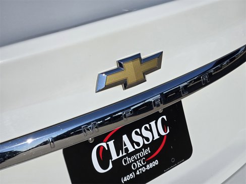Used 2015 Chevrolet Impala LT w/ Convenience Package image 30