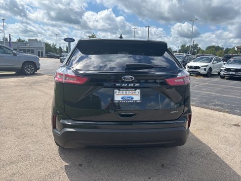 Certified 2024 Ford Edge SE image 7