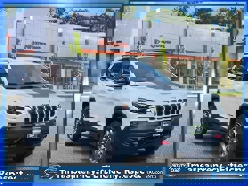 Used 2022 Jeep Cherokee Trailhawk image 1