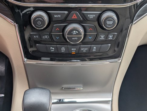 Used 2021 Jeep Grand Cherokee Limited image 22