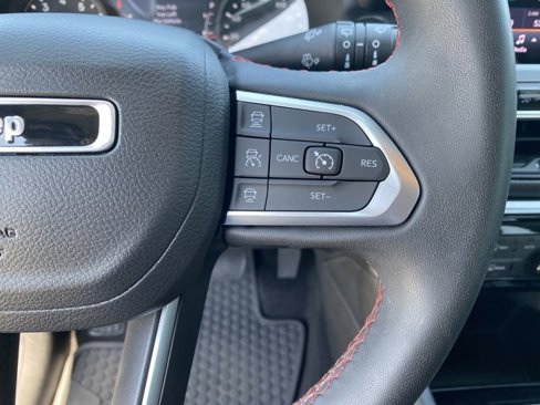 Used 2022 Jeep Compass Trailhawk image 37