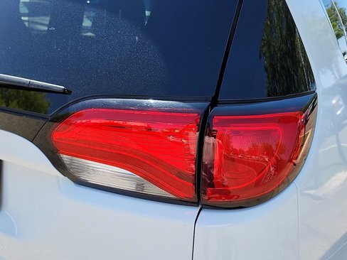 Used 2017 Chrysler Pacifica Touring-L w/ Tire & Wheel Group image 15