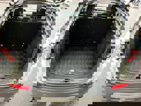 Used 2019 Land Rover Discovery Sport HSE image 25