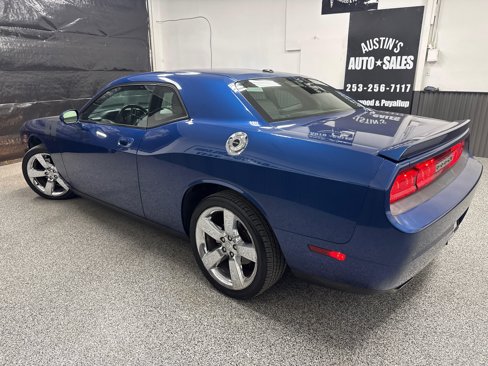 Used 2010 Dodge Challenger R/T image 3