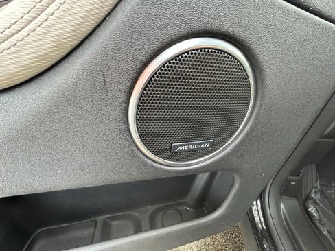 Used 2020 Land Rover Discovery Sport SE R-Dynamic image 18