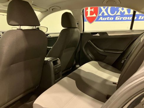 Used 2017 Volkswagen Jetta S image 37