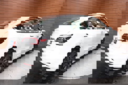 Used 2023 Tesla Model 3 Standard Range image 18