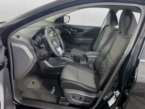 Certified 2020 Nissan Rogue Sport SV image 17