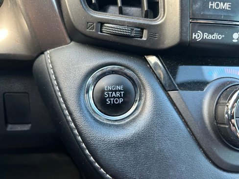 Used 2018 Toyota RAV4 XLE image 27