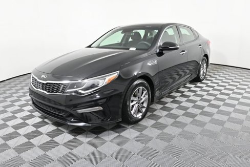 Used 2020 Kia Optima LX image 2