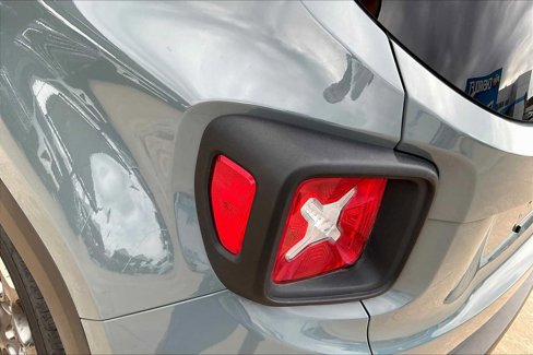Used 2017 Jeep Renegade Latitude image 27