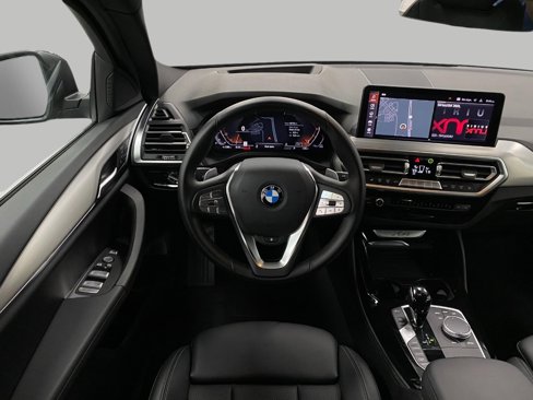 Certified 2025 BMW X4 xDrive30i image 13