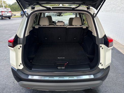 Used 2023 Nissan Rogue SV image 23