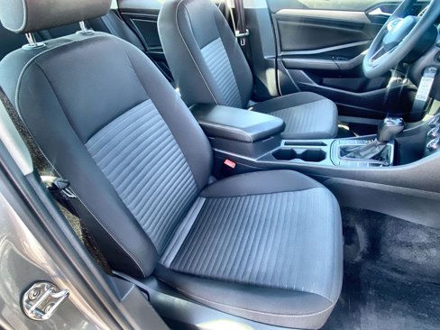 Used 2022 Volkswagen Jetta S image 25